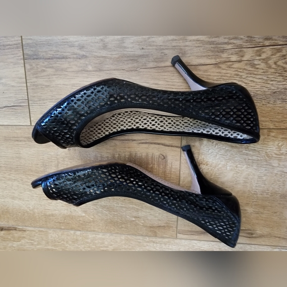Vintage Prada Peep Toe Heels Pumps EU 38 Patent Leather Perforated - Picture 8 of 9